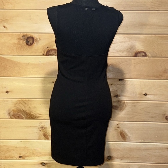 Forever 21 Black Sleeveless Mini Sheath Dress - Picture 2 of 5